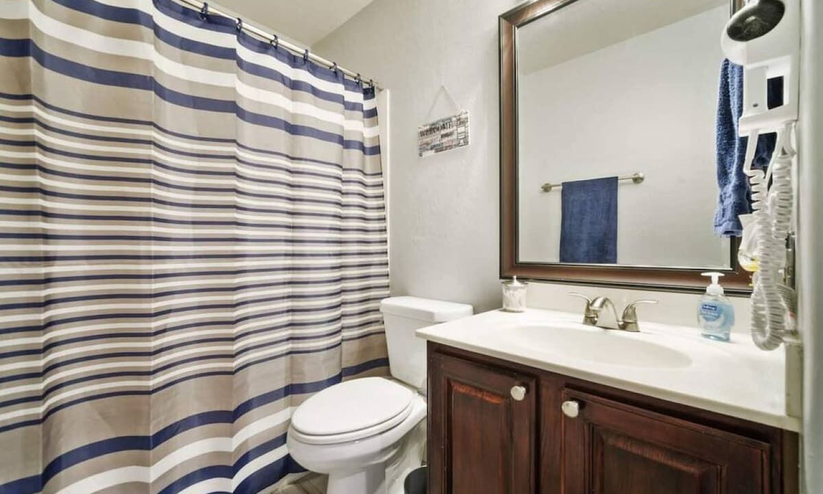 Photo of Bathroom in Arabian Crest
