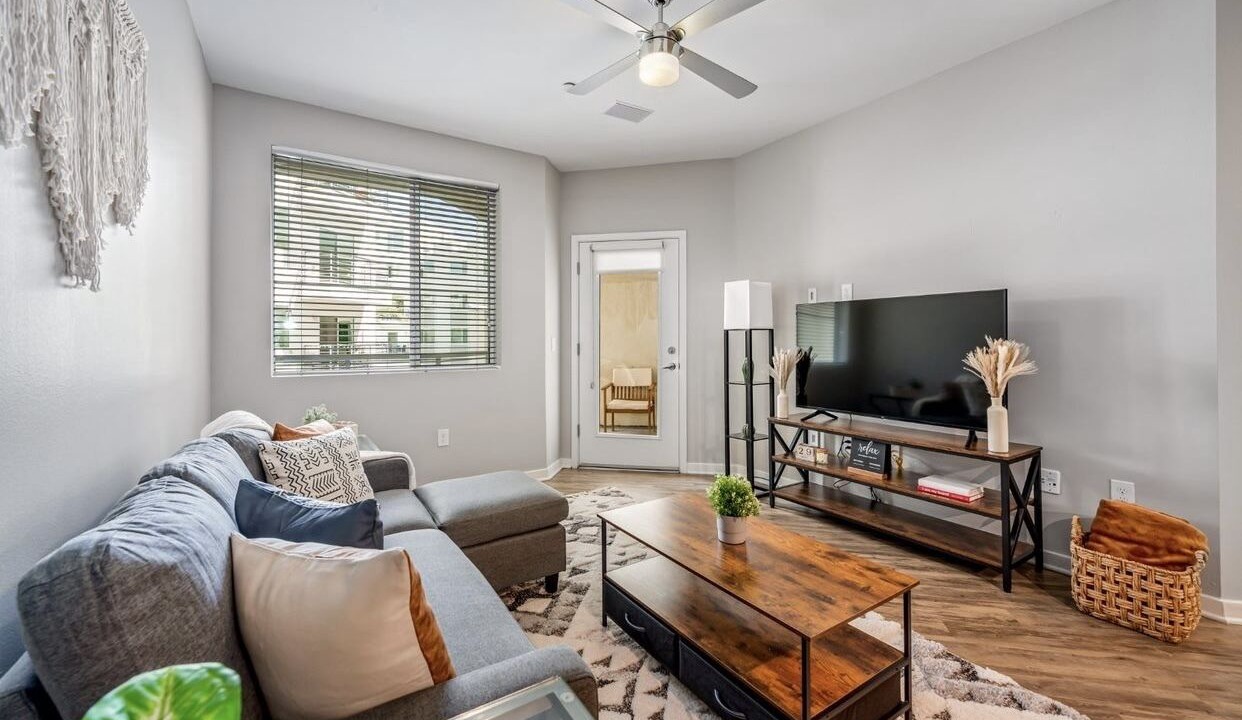 Photo of Livingroom in Camelback East