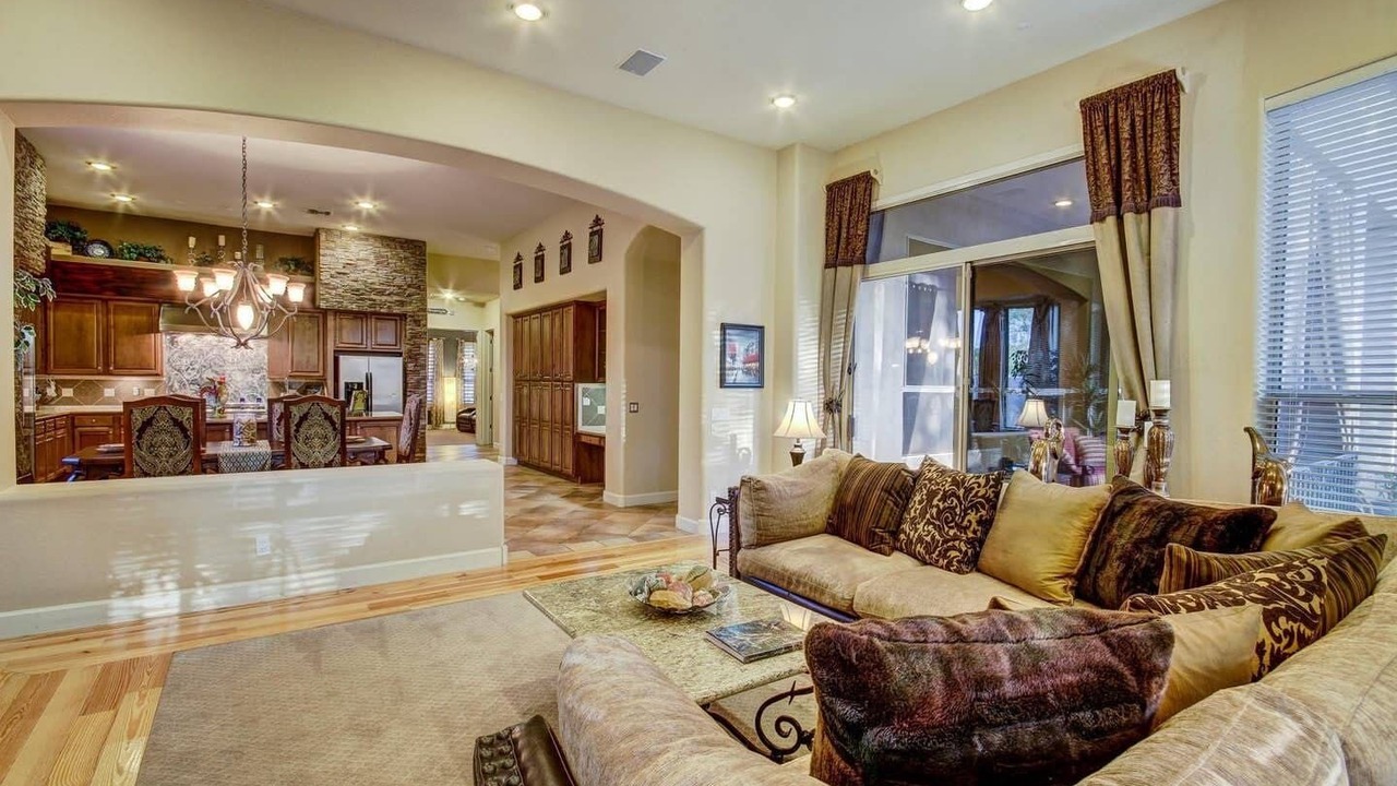 Photo of Livingroom in Pinnacle Reserve East