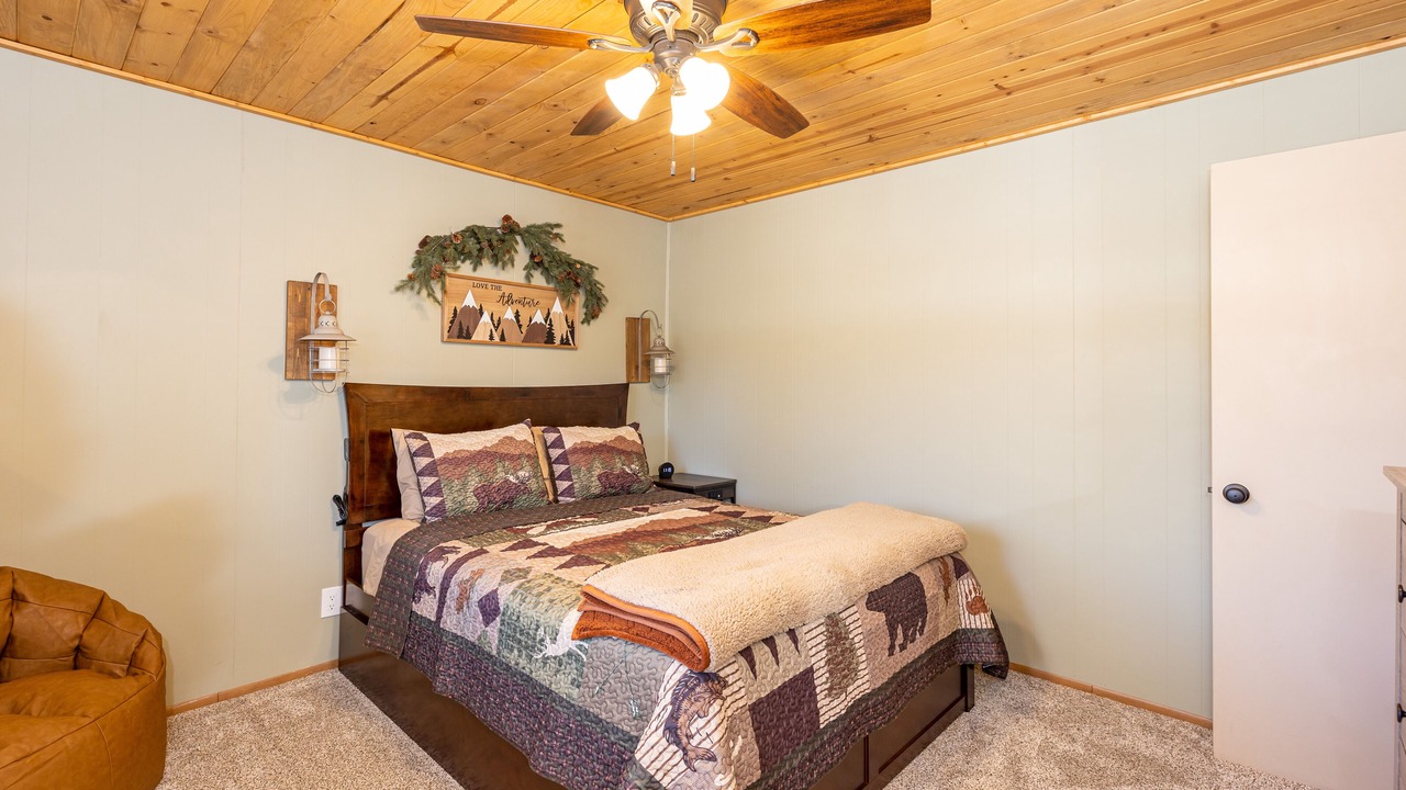 Photo of Bedroom in Munds Park