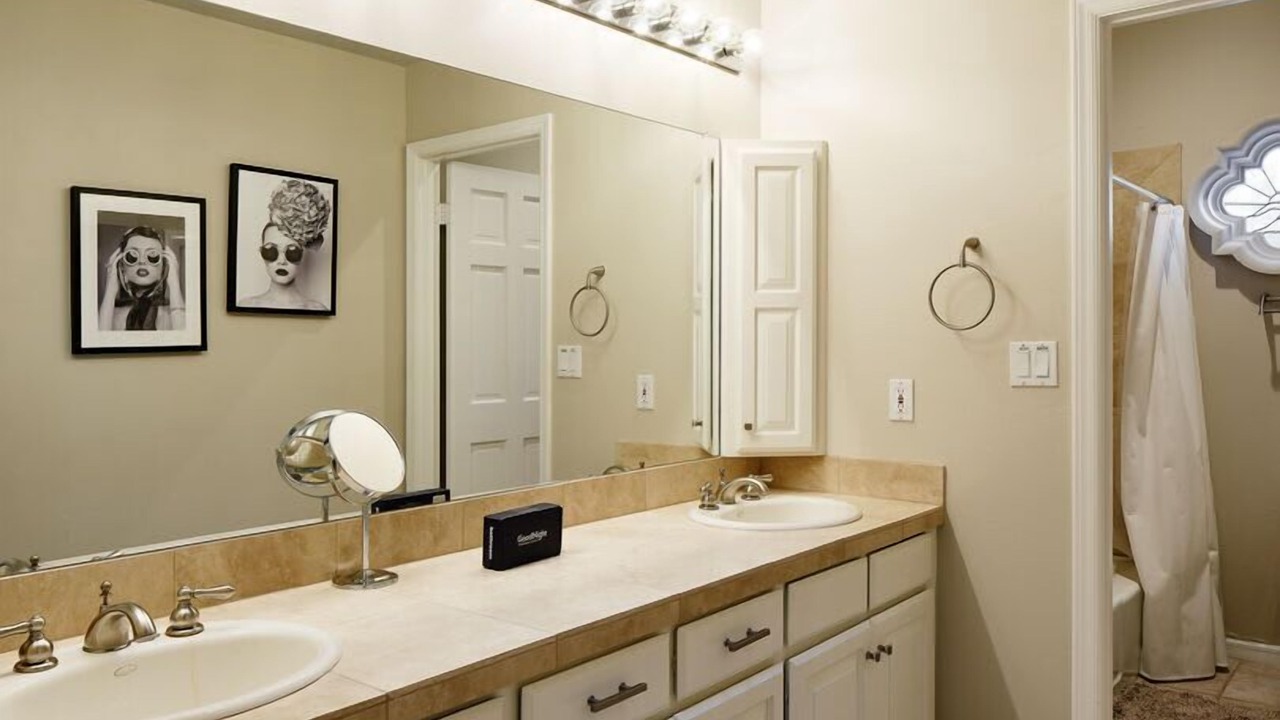 Photo of Bathroom in Central Scottsdale