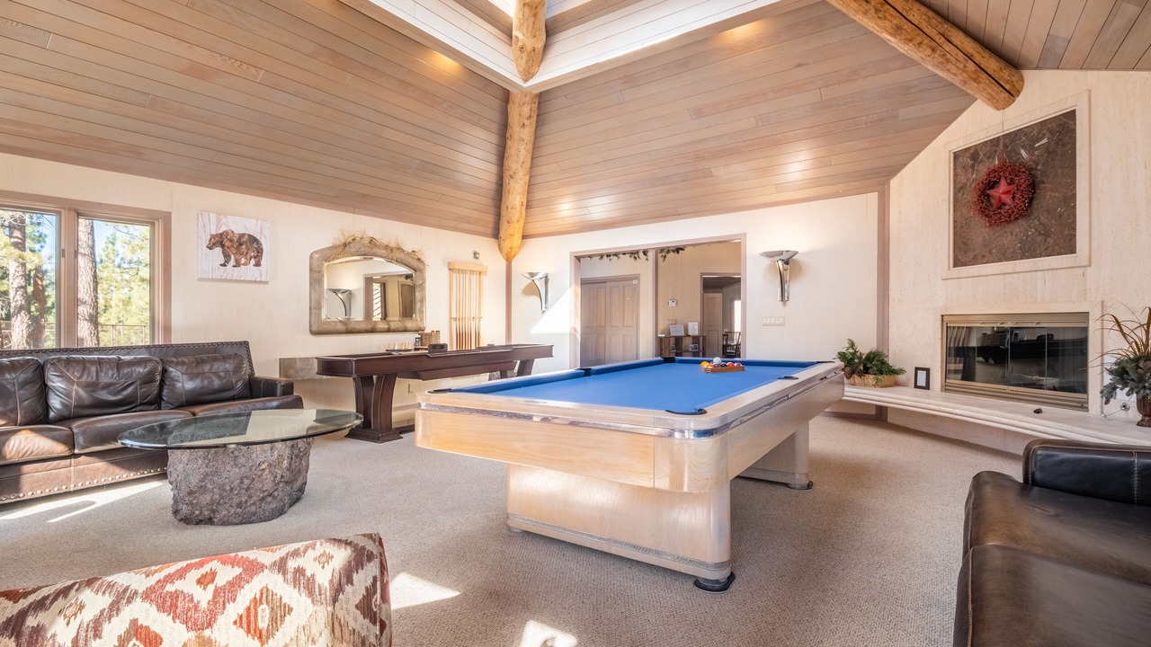 Photo of Bedroom in Evergreen Estates