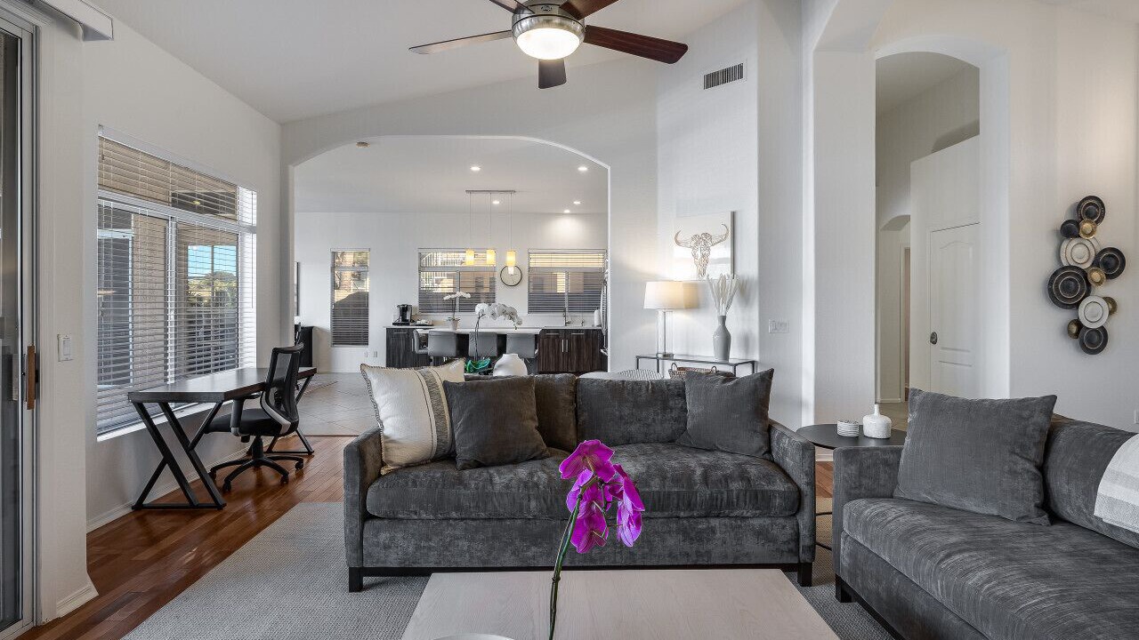 Photo of Livingroom in Arrowhead Lakes