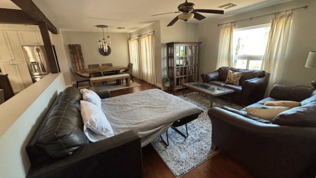 Photo of Livingroom in Paradise Valley Village