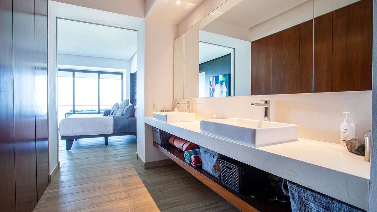 Photo of Bathroom in South Shore Hotel Area