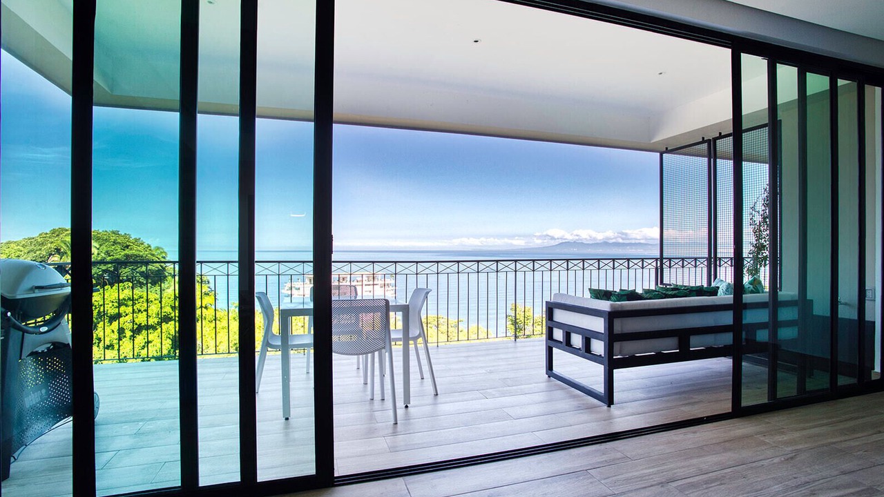 Photo of Patio Balcony in South Shore Hotel Area