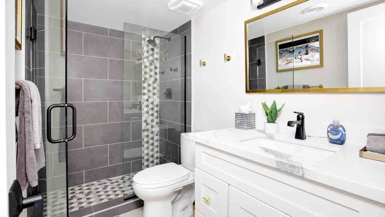 Photo of Bathroom in Entertainment District