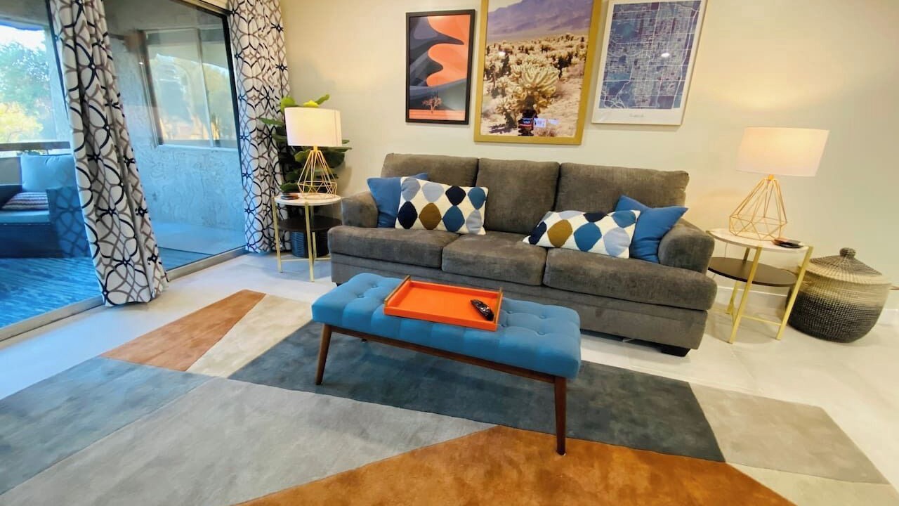 Photo of Livingroom in Entertainment District