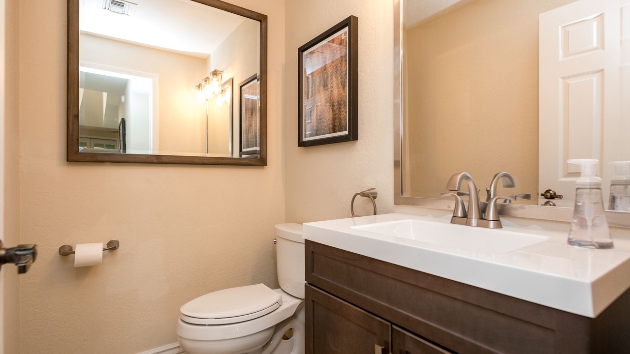 Photo of Bedroom in Biltmore Courts