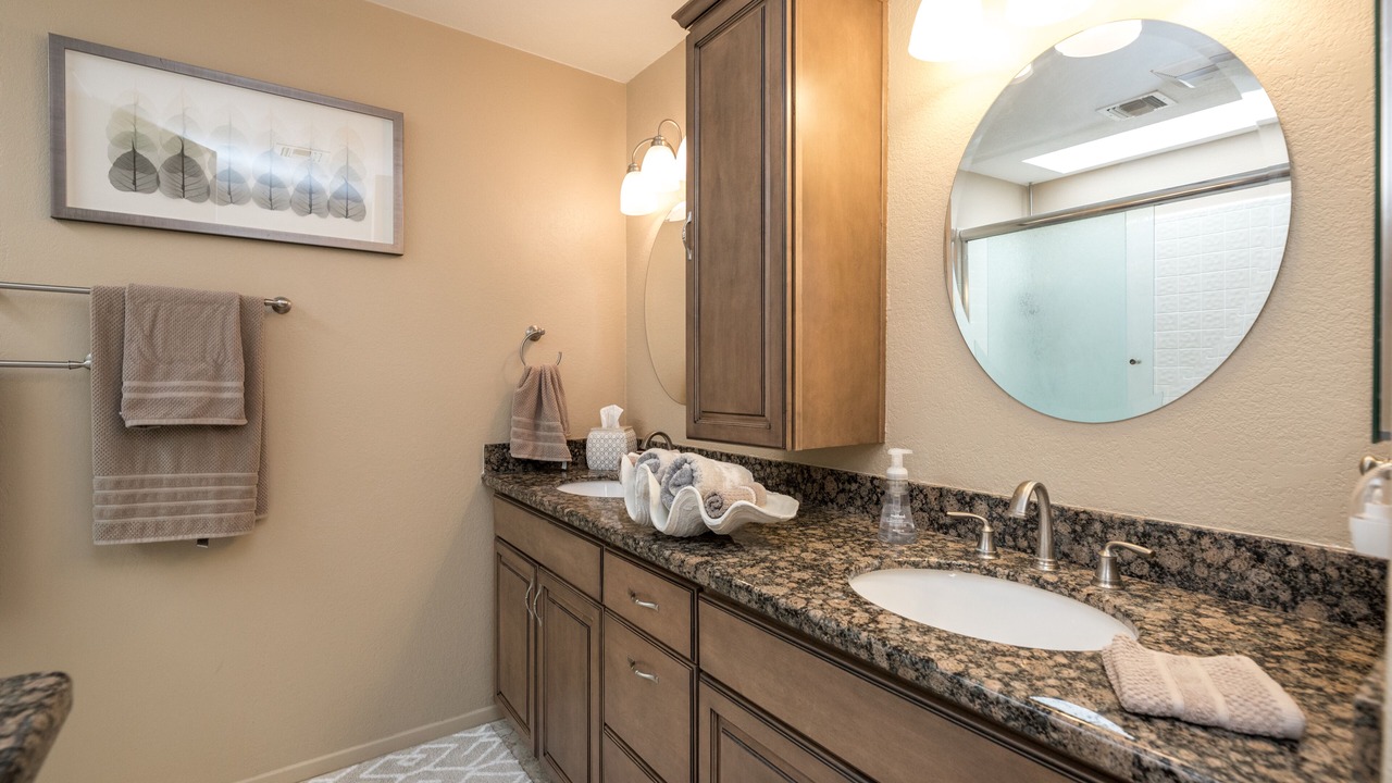 Photo of Bathroom in Biltmore Courts
