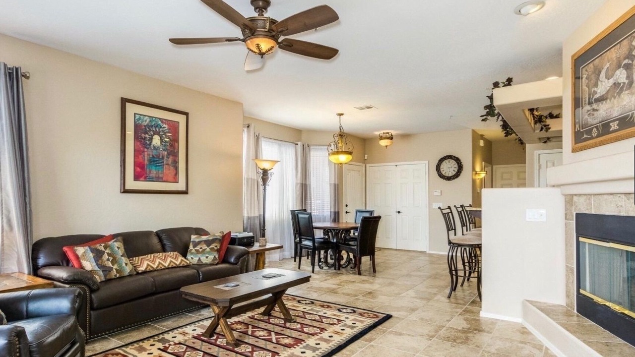 Photo of Livingroom in Mirage Crossing