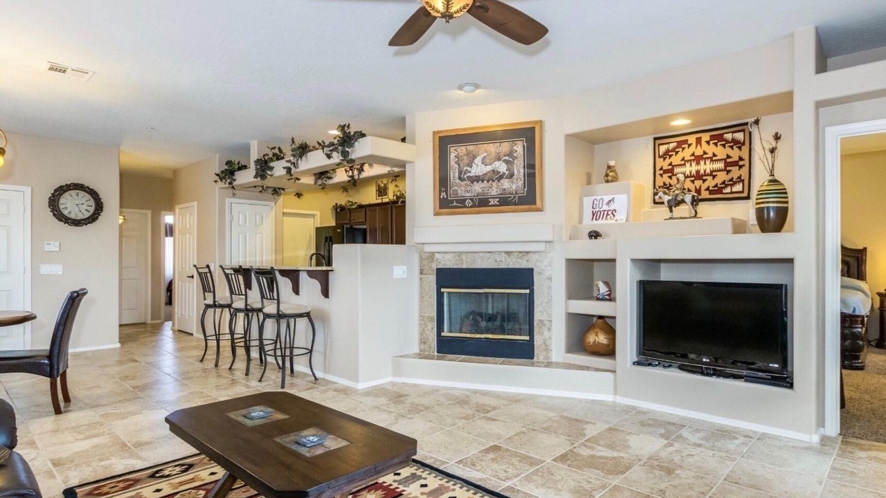 Photo of Livingroom in Mirage Crossing