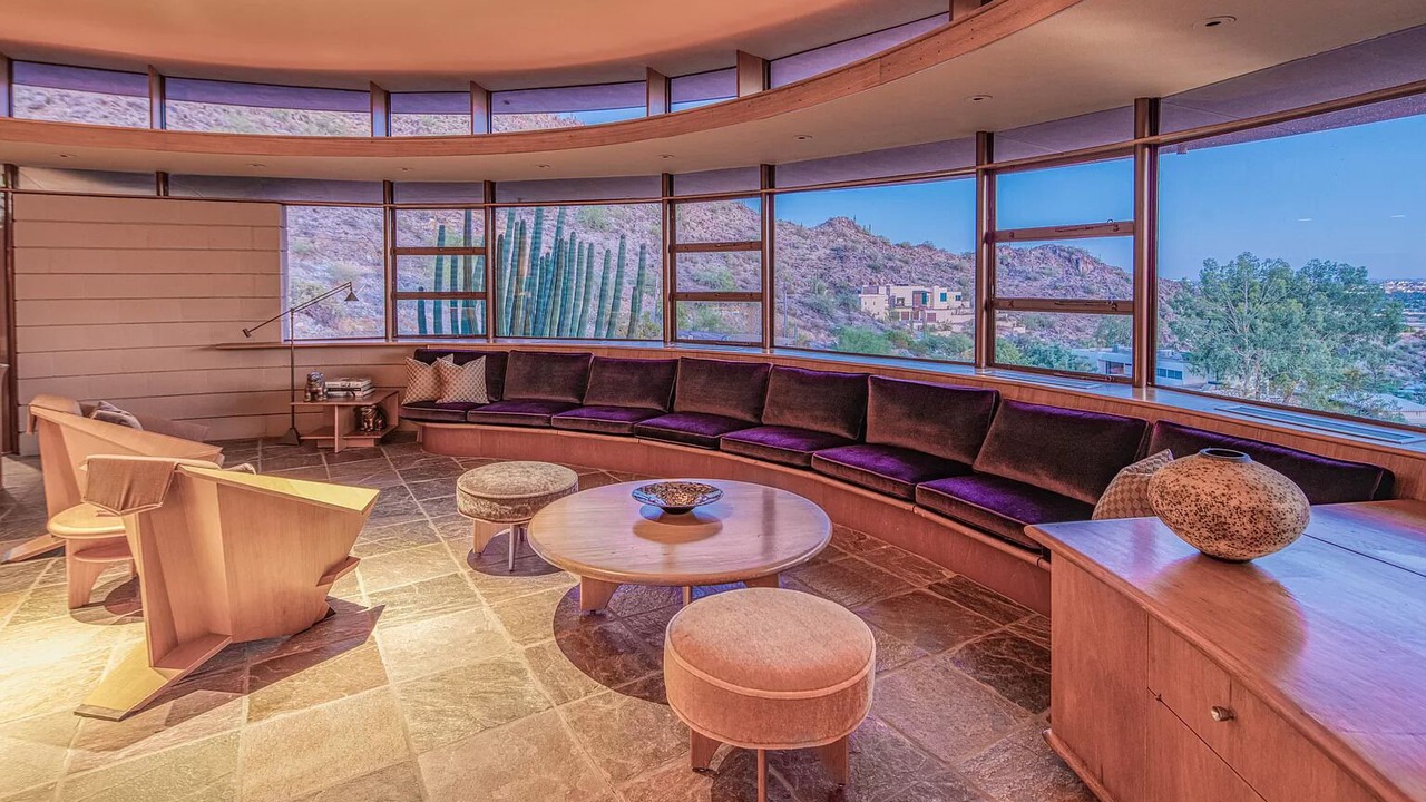 Photo of Livingroom in Camelback East