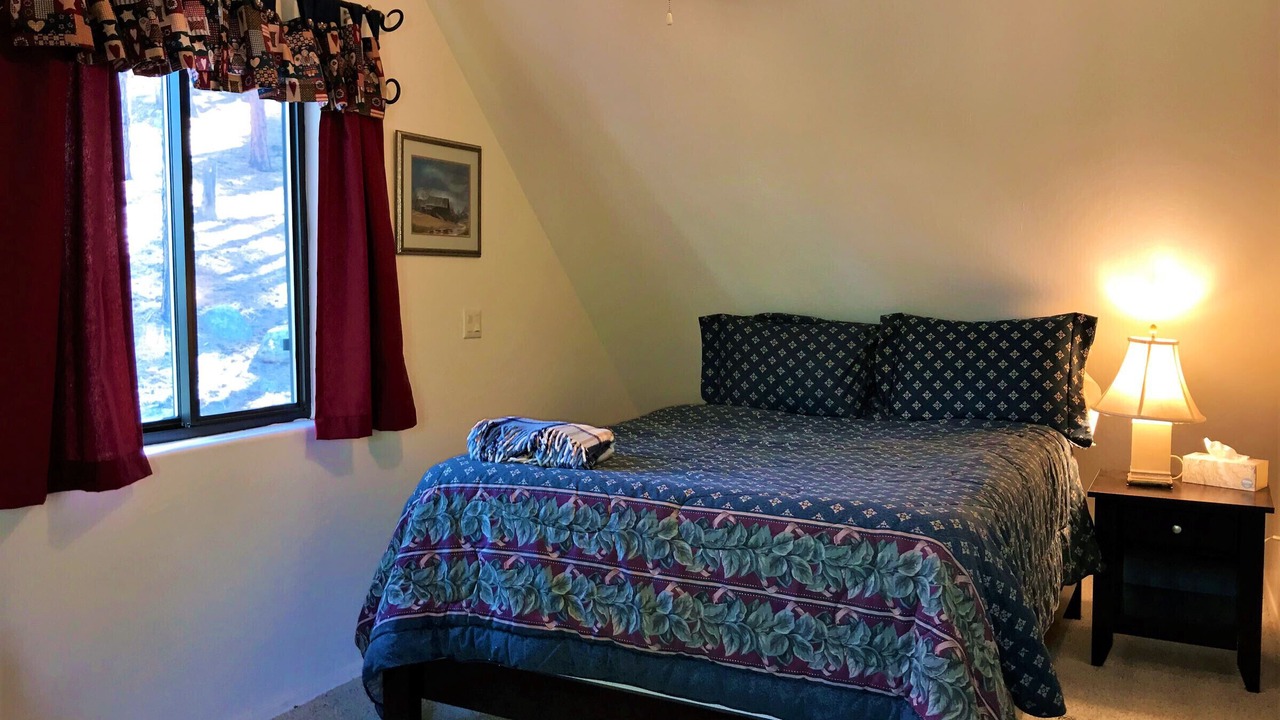 Photo of Bedroom in Highland Pines