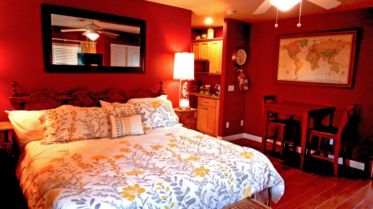 Photo of Bedroom in El Cuadro Estates