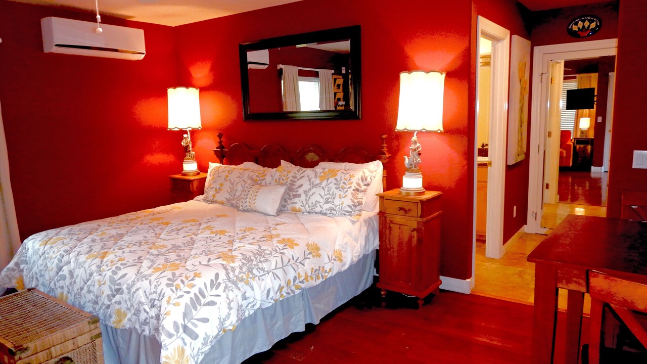 Photo of Bedroom in El Cuadro Estates