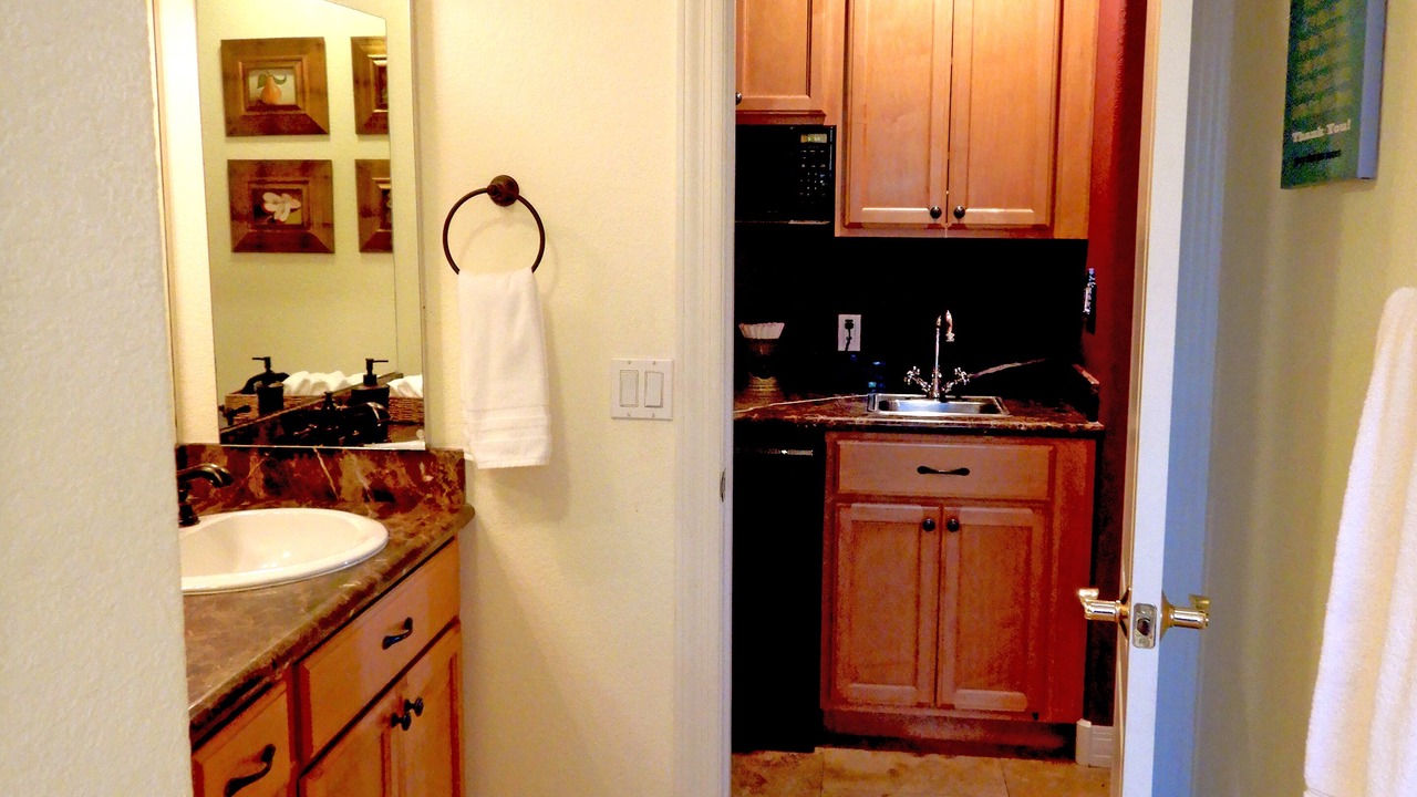 Photo of Bathroom in El Cuadro Estates