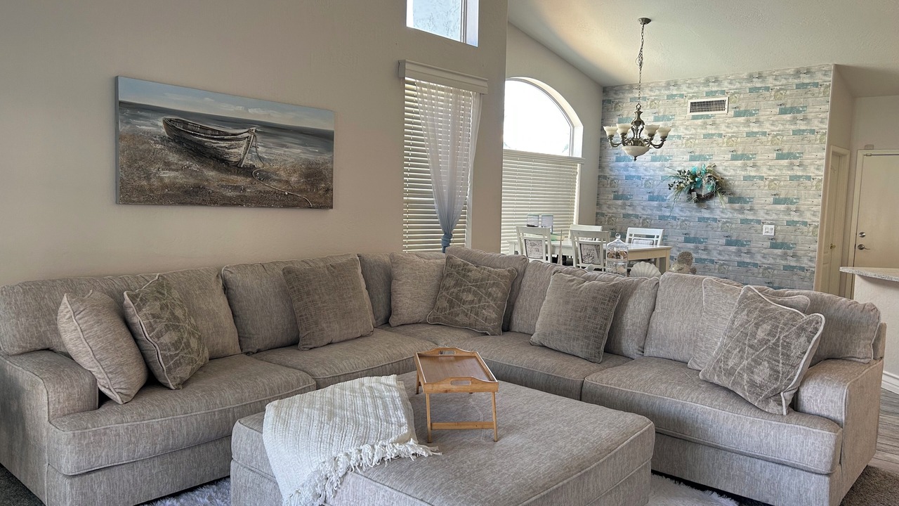 Photo of Livingroom in Arrowhead Shores