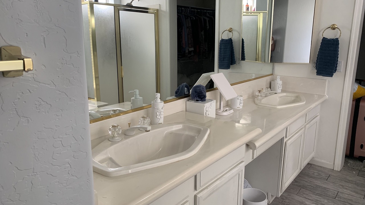 Photo of Bathroom in Arrowhead Shores