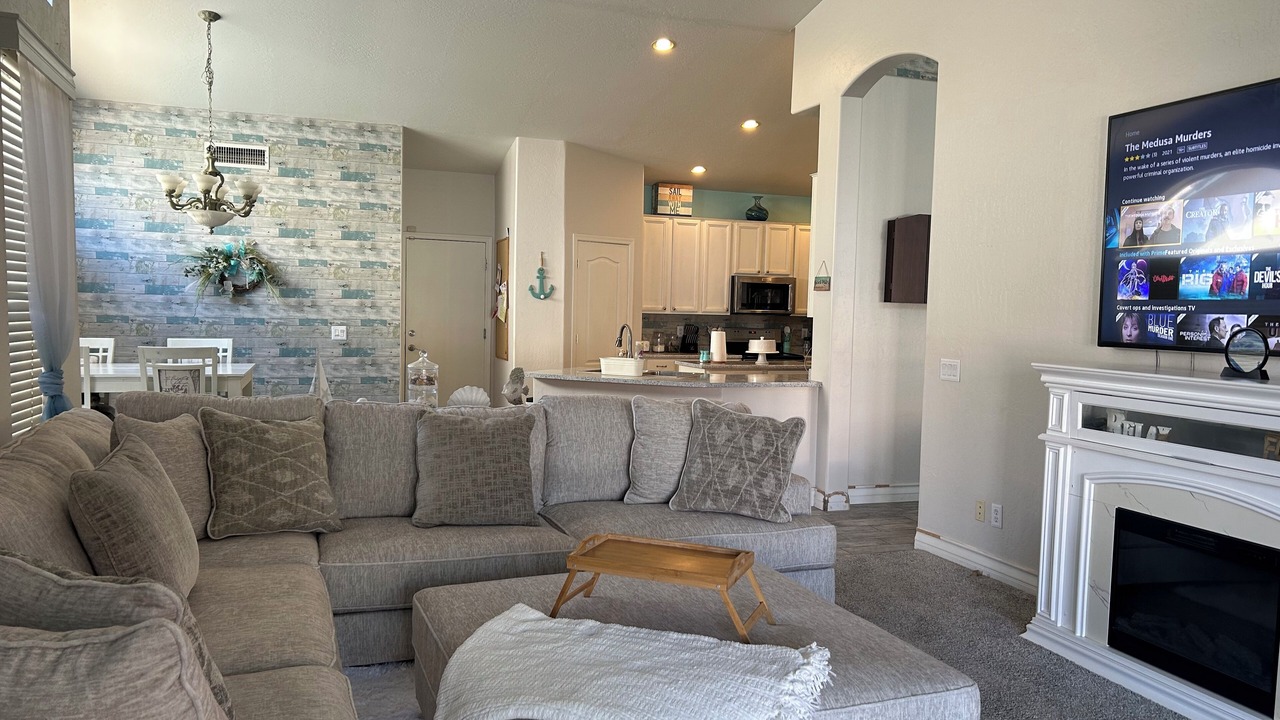 Photo of Livingroom in Arrowhead Shores