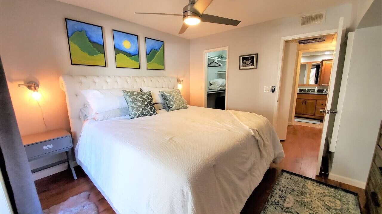 Photo of Bedroom in Paradise Valley Village