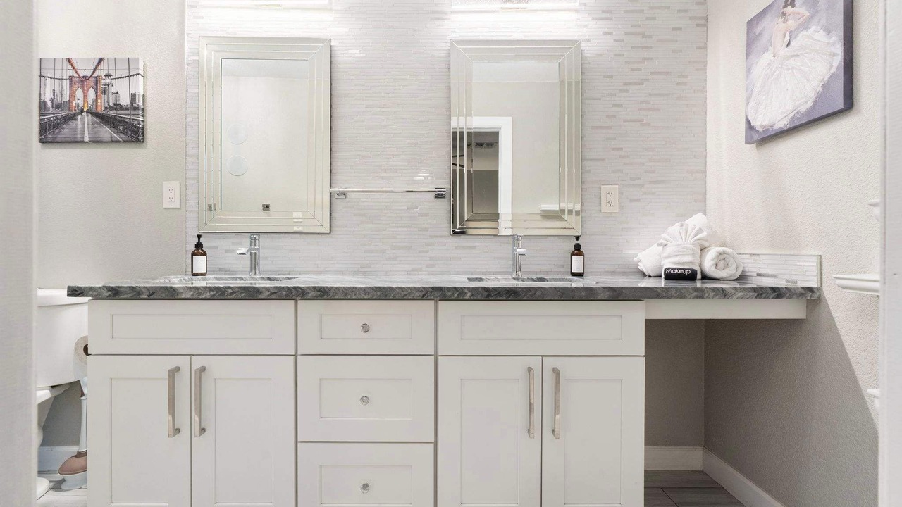 Photo of Bathroom in Summit Ridge