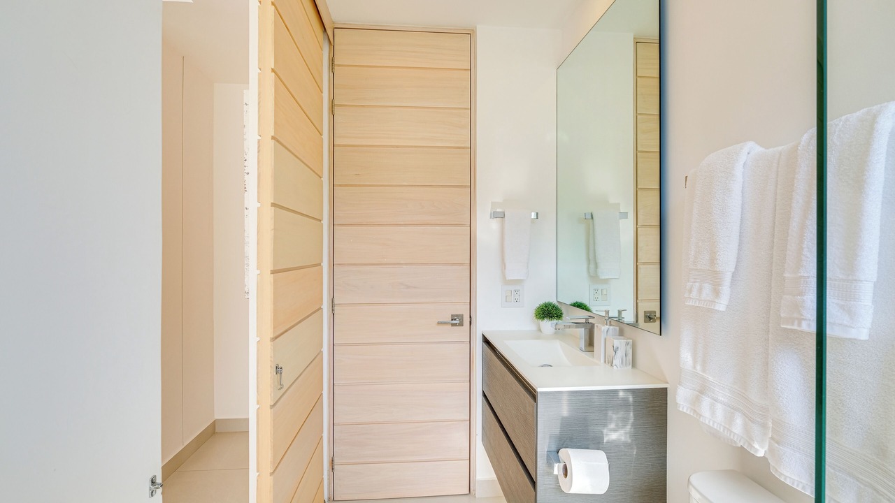Photo of Bathroom in South Shore Hotel Area