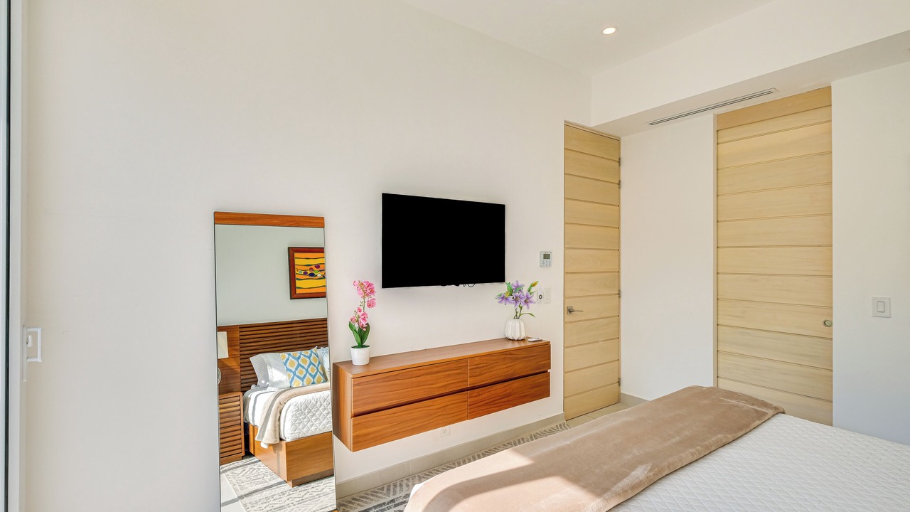 Photo of Bedroom in South Shore Hotel Area