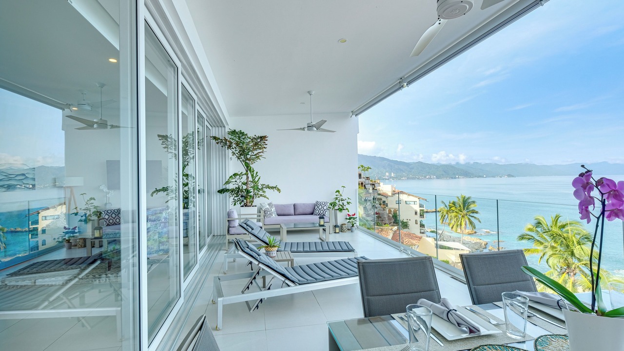 Photo of Patio Balcony in South Shore Hotel Area