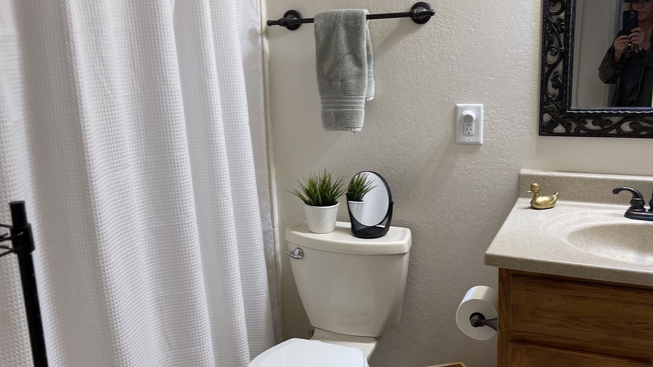 Photo of Bathroom in Bullhead City