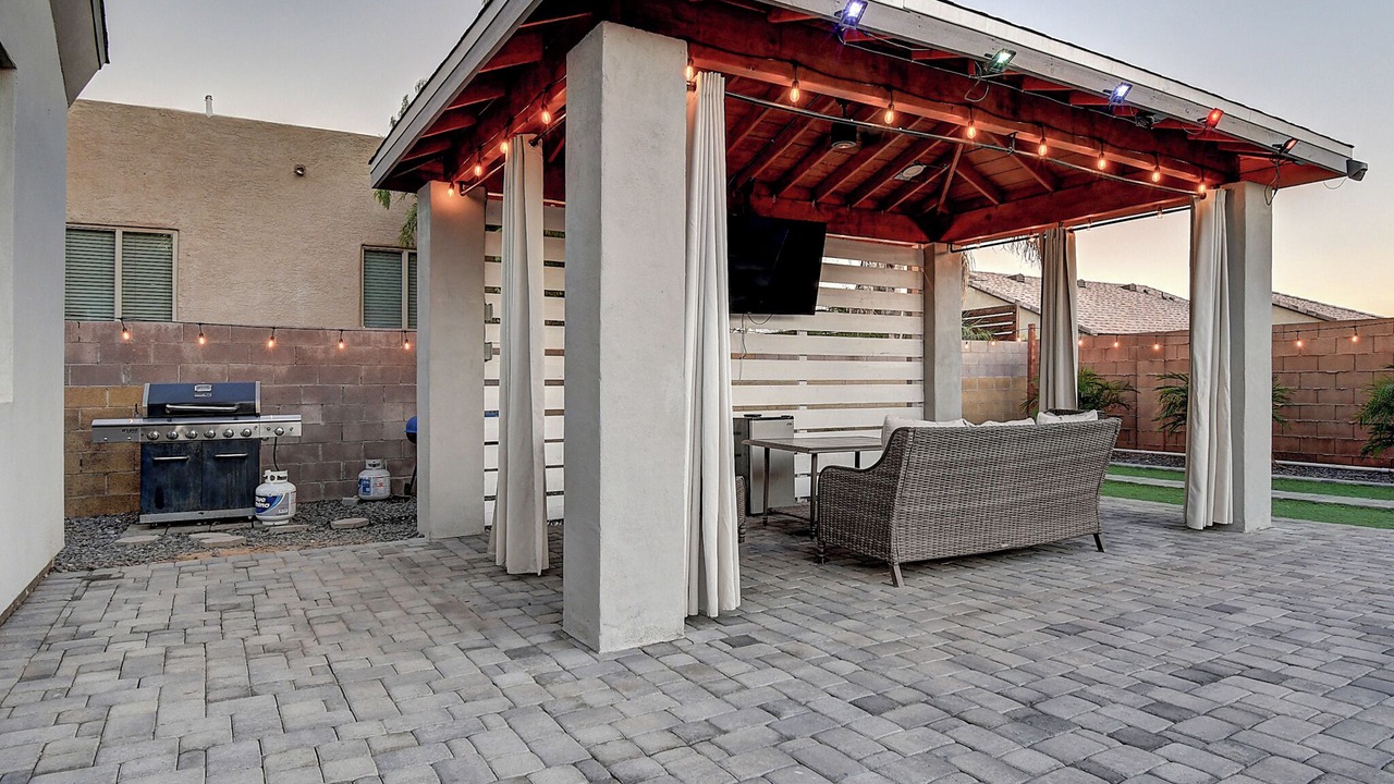 Photo of Patio Balcony in Paradise Valley Village