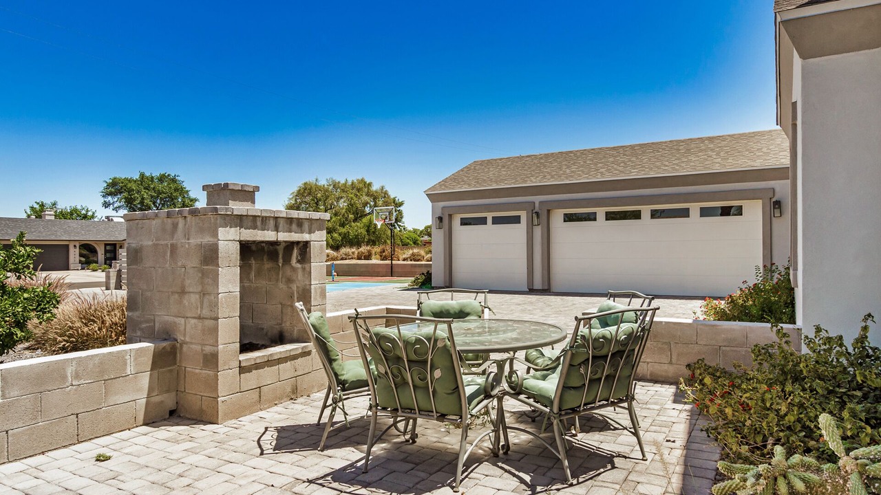 Photo of Outdoor in Paradise Valley Village