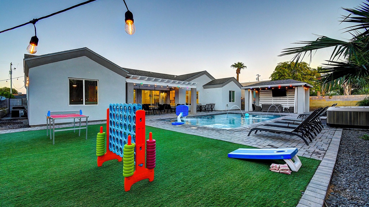Photo of Outdoor in Paradise Valley Village