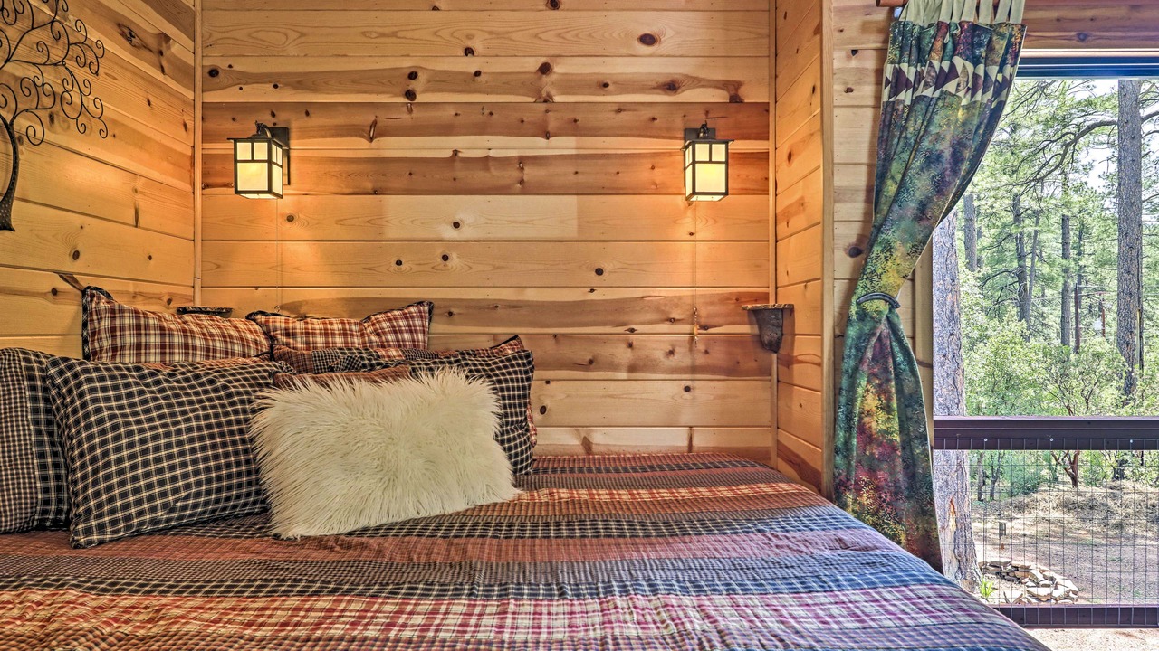 Photo of Bedroom in Strawberry
