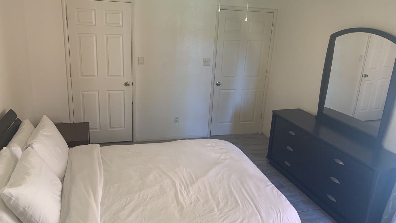 Photo of Bedroom in Paradise Valley Village