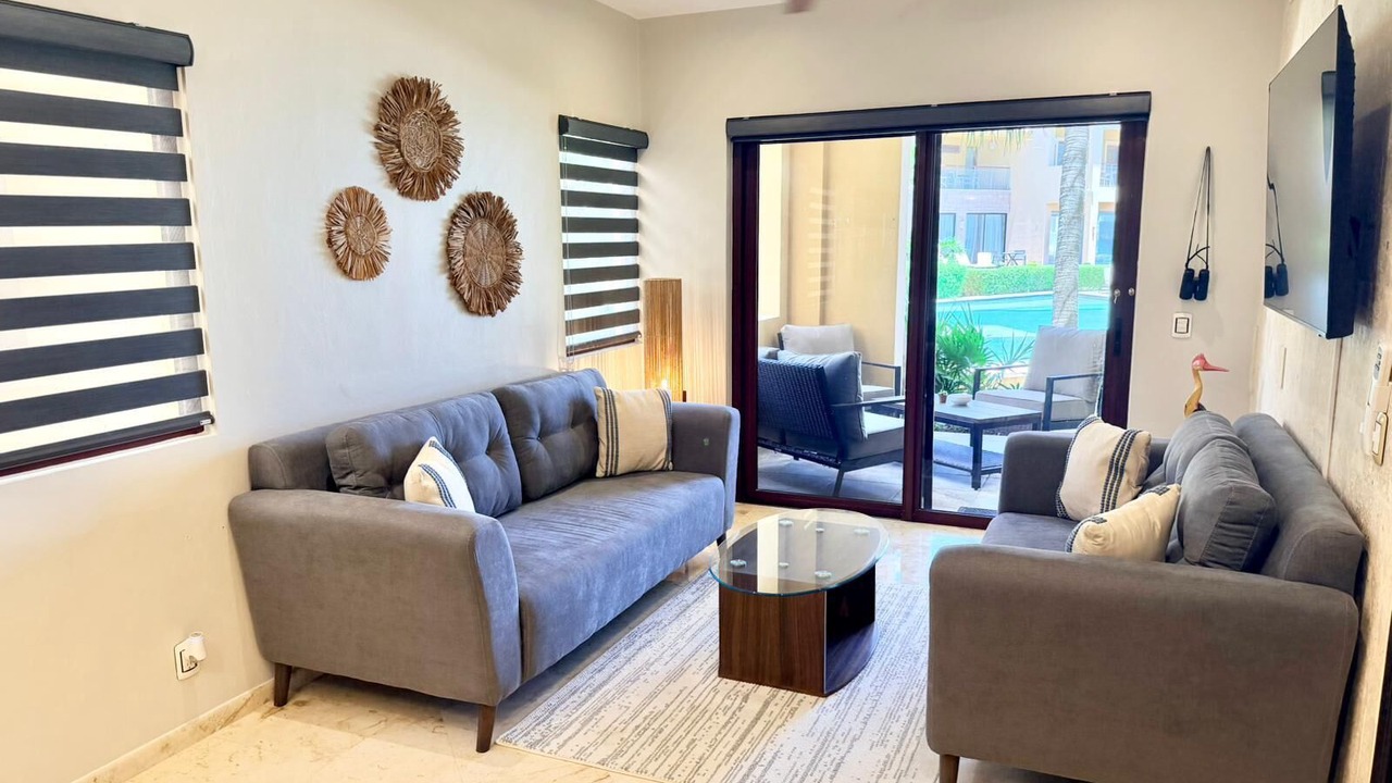 Photo of Livingroom in Downtown