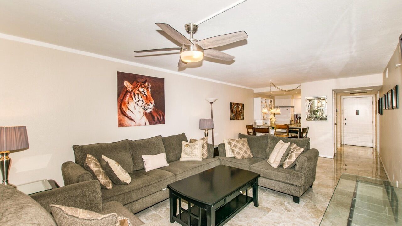 Photo of Livingroom in Entertainment District