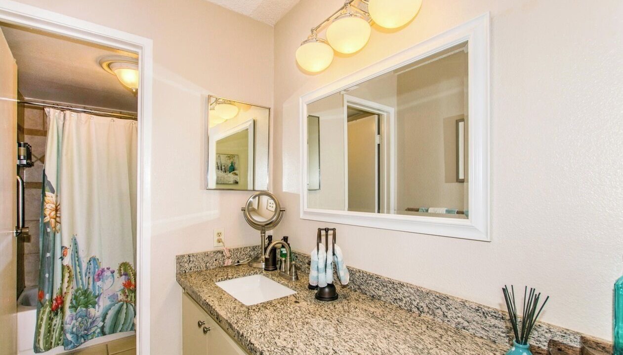 Photo of Bathroom in Entertainment District