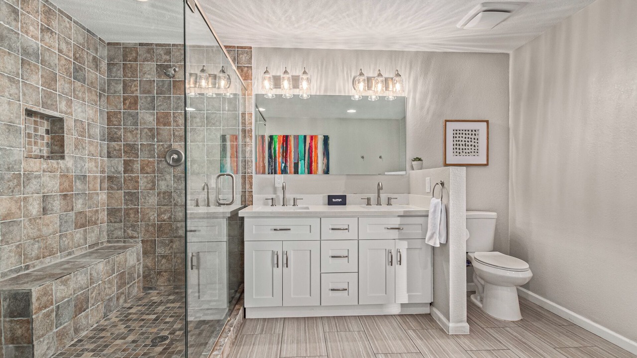 Photo of Bathroom in Scottsdale Estates Six