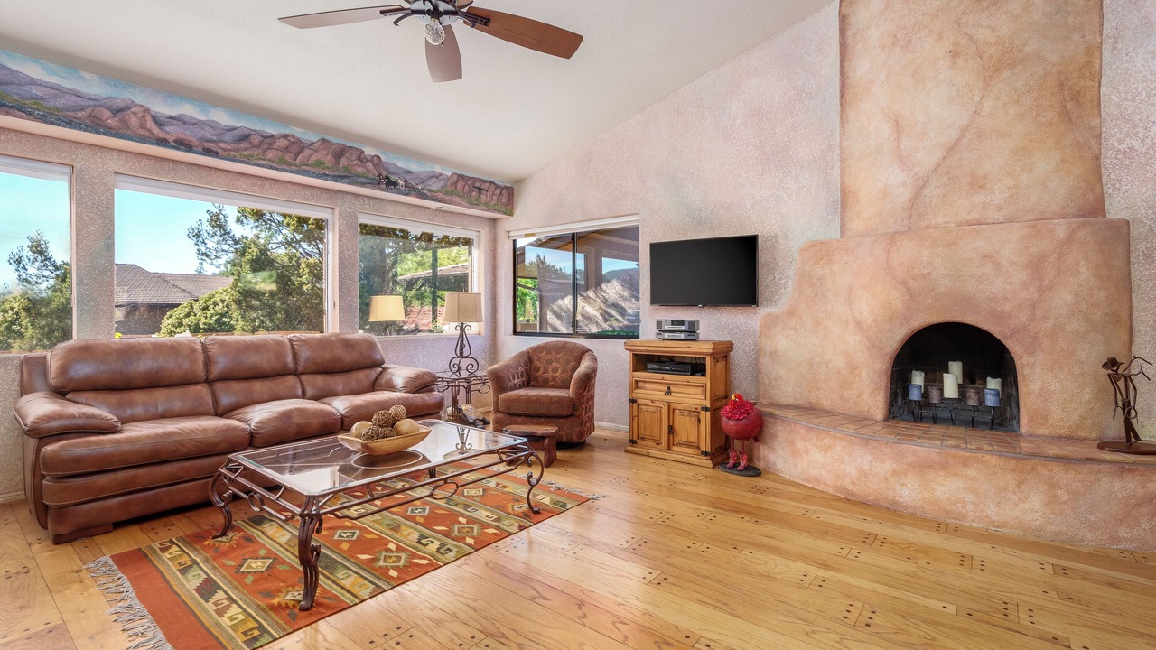 Photo of Livingroom in Oak Creek