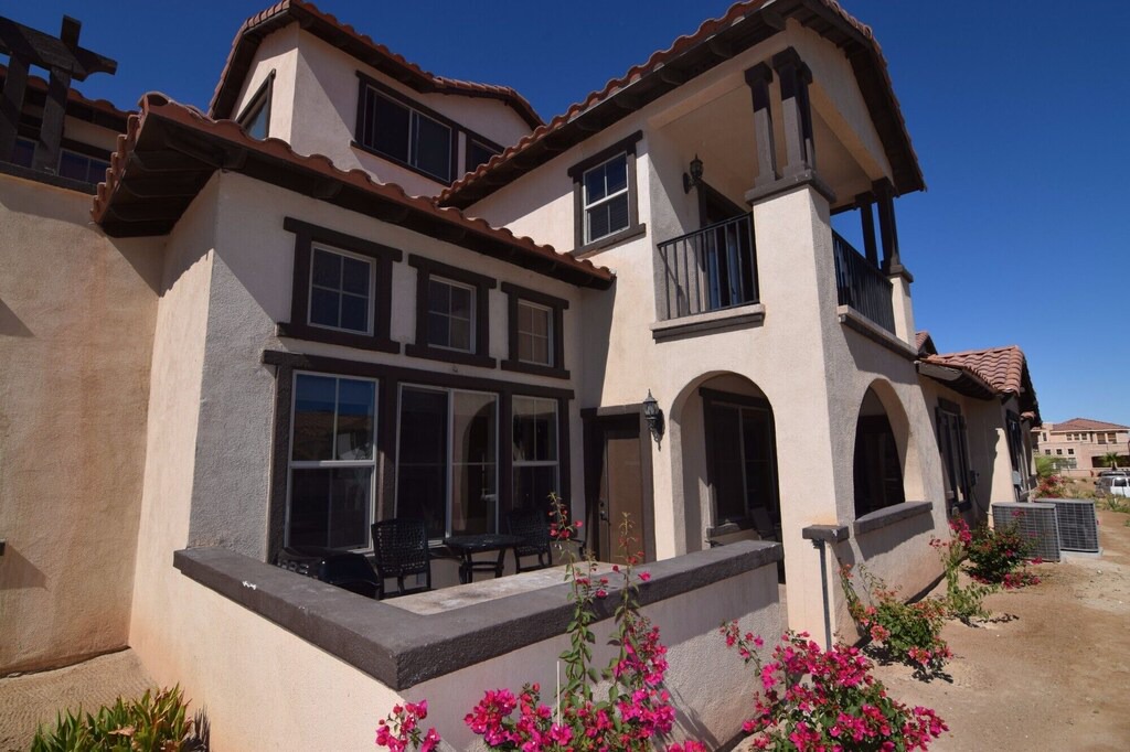 Photo of Buildings in El Dorado Ranch