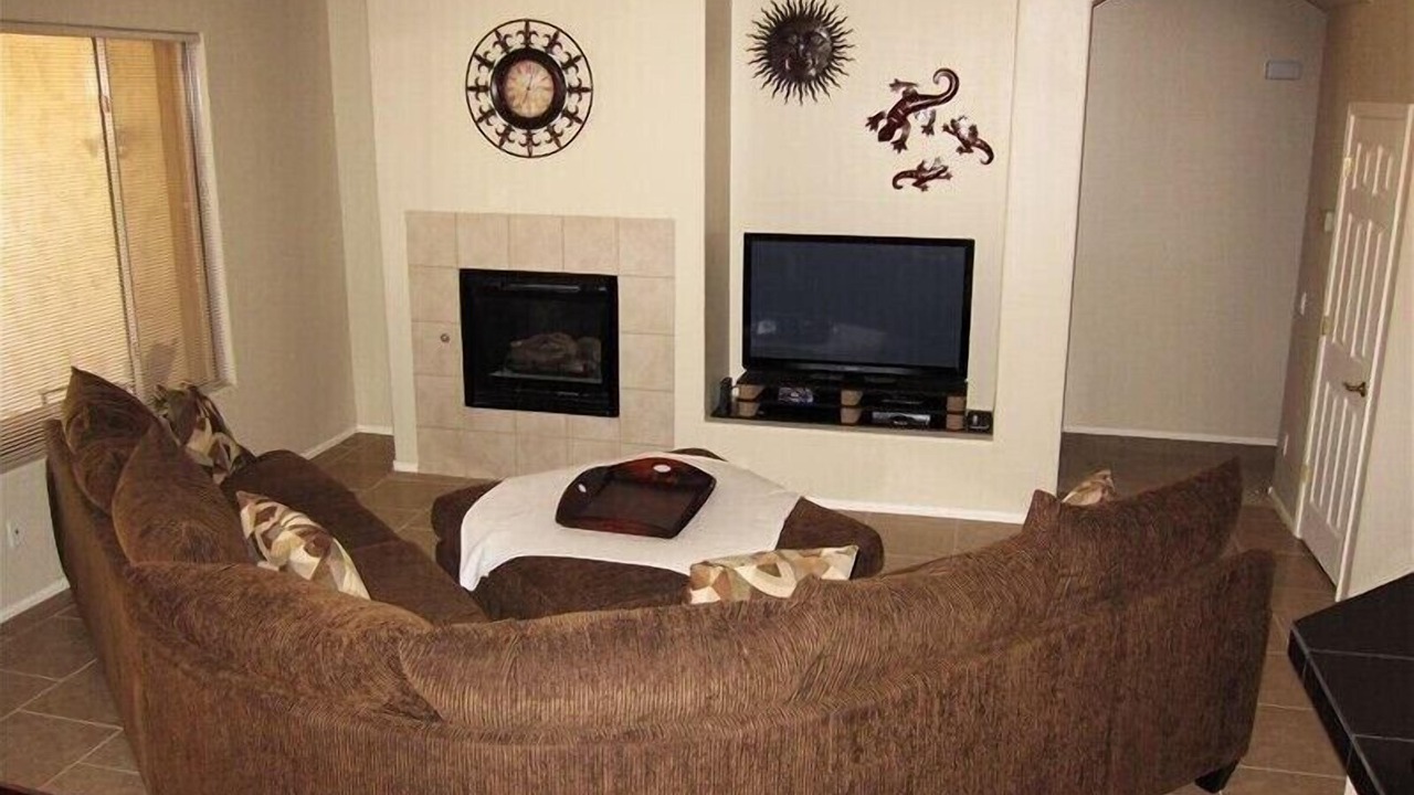 Photo of Livingroom in Power Ranch