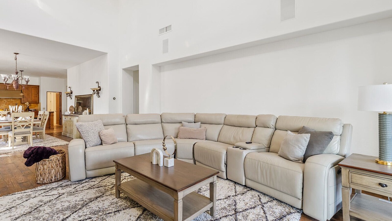 Photo of Livingroom in Gold Canyon