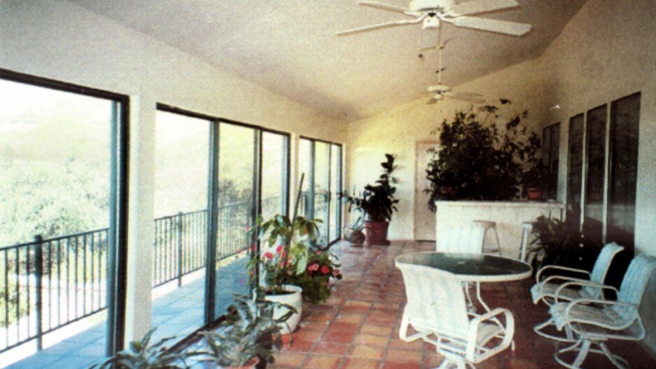 Photo of Bedroom in Oracle