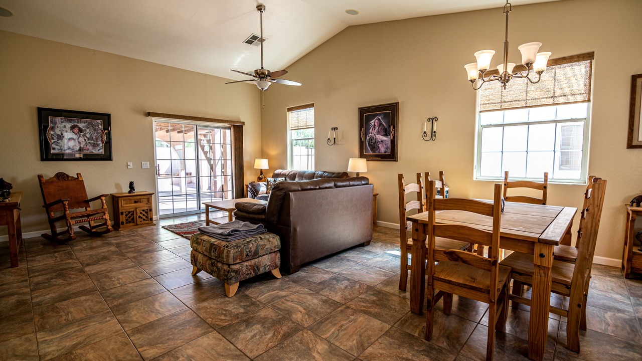 Photo of Livingroom in Gold Canyon