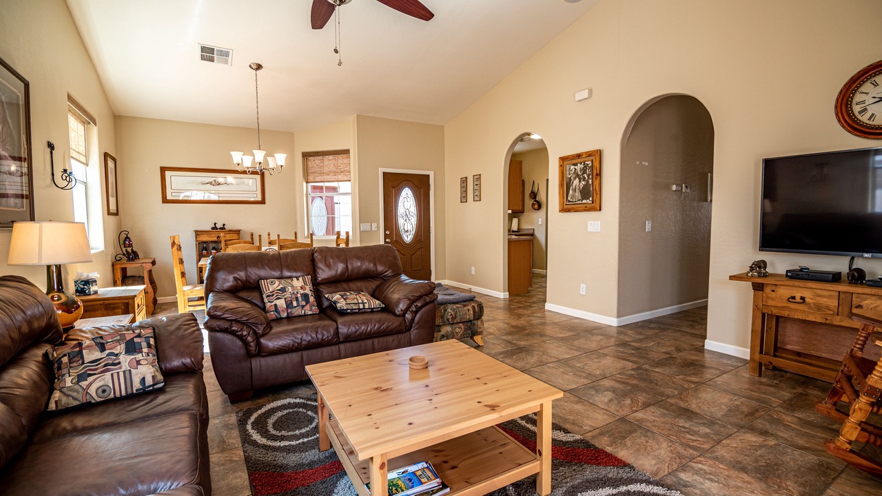 Photo of Livingroom in Gold Canyon