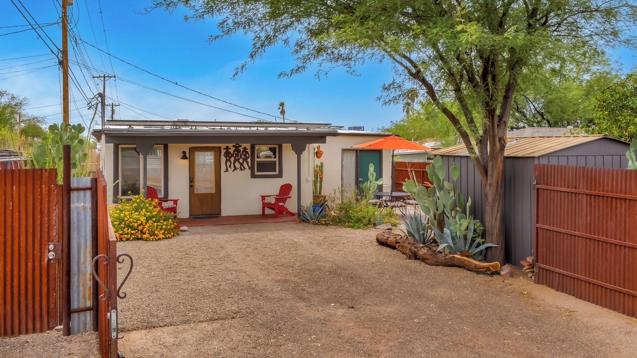 Photo of Outdoor in Peter Howell