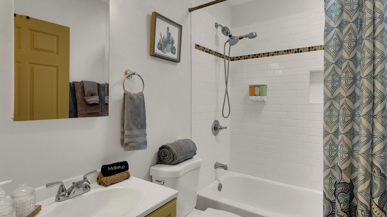 Photo of Bathroom in Peter Howell