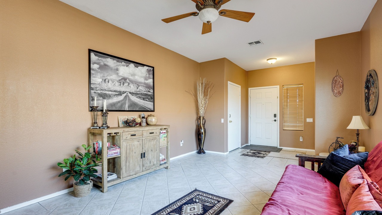 Photo of Livingroom in Gold Canyon