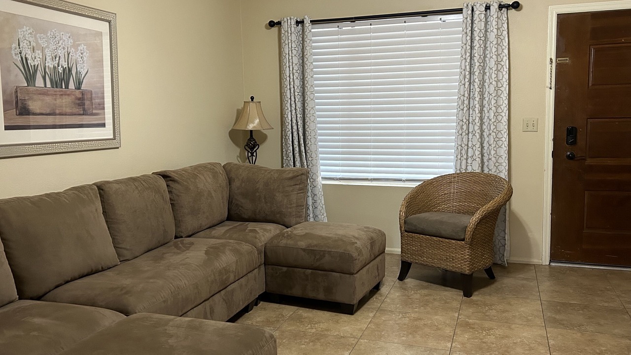 Photo of Livingroom in Desert Foothills Estates